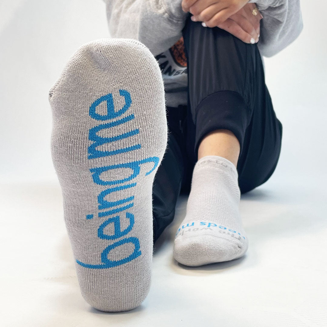 The world needs me being me™ socks grey lowcut notes to self